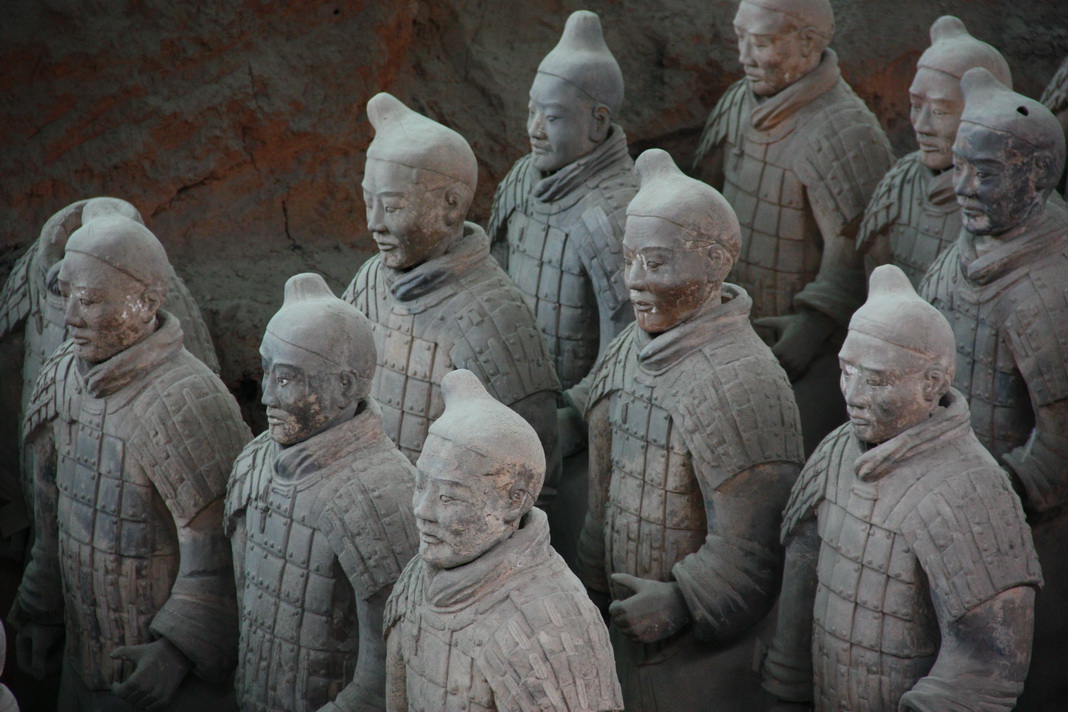 Терракотовая армия императора Цинь в Китае