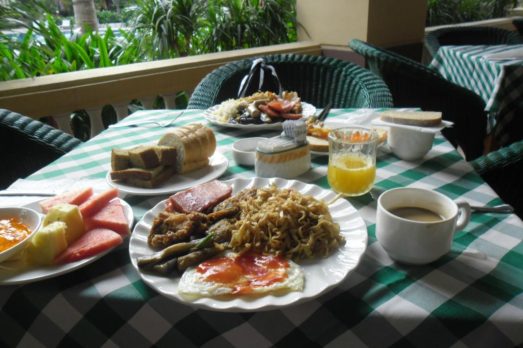 Завтрак в отеле Palm Beach Resort & Spa 5*