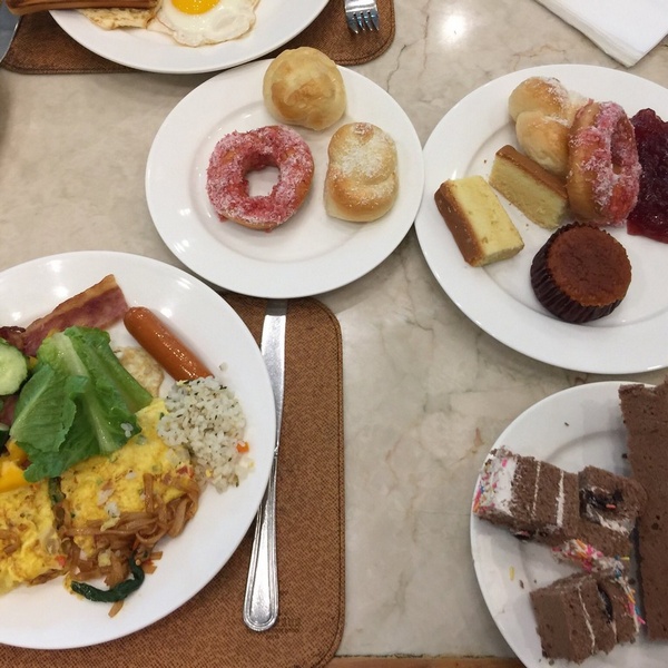 Примерный завтрак в отеле Саншайн Резорт Интайм Санья 5*, Китай 