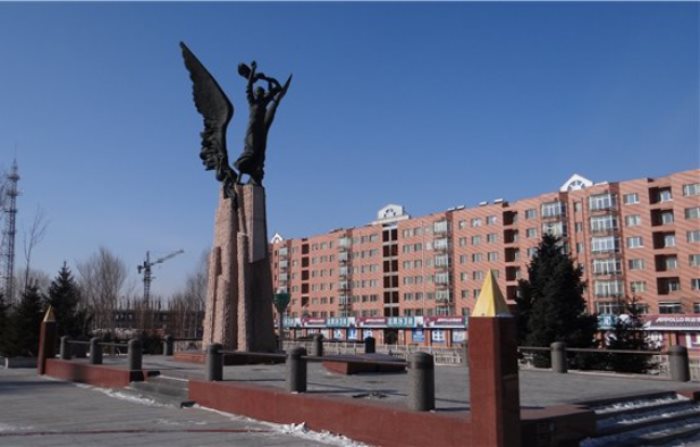 Памятник Галине Дубеевой и музей