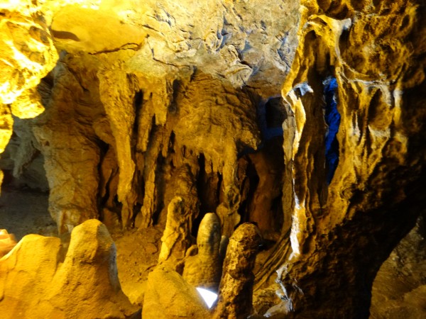 Пещера желтого дракона Хуанлундун